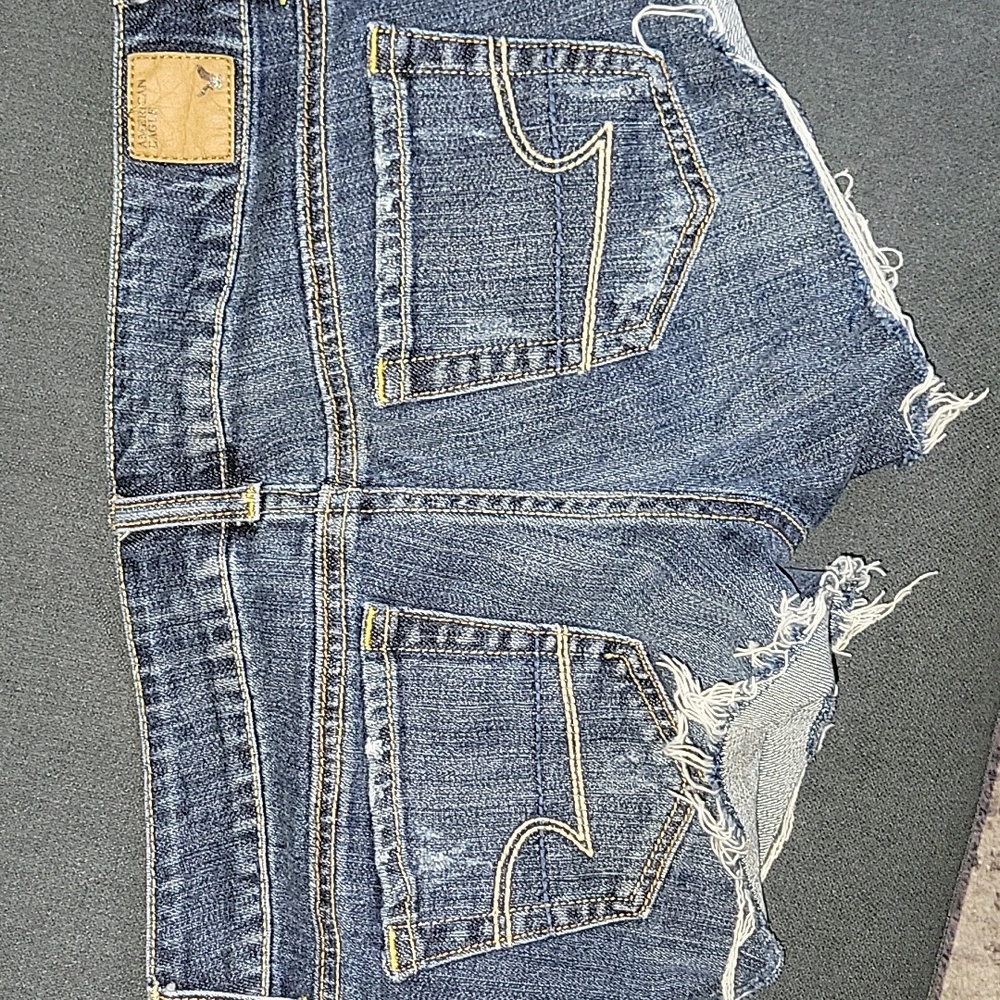 AE short shorts, lowrise size 4